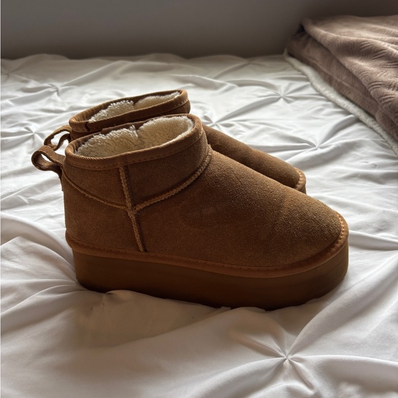 mini platform faux uggs - Picture 2 of 6